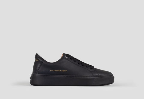 London man total black