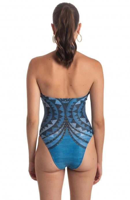Costume ricamo intero borchie