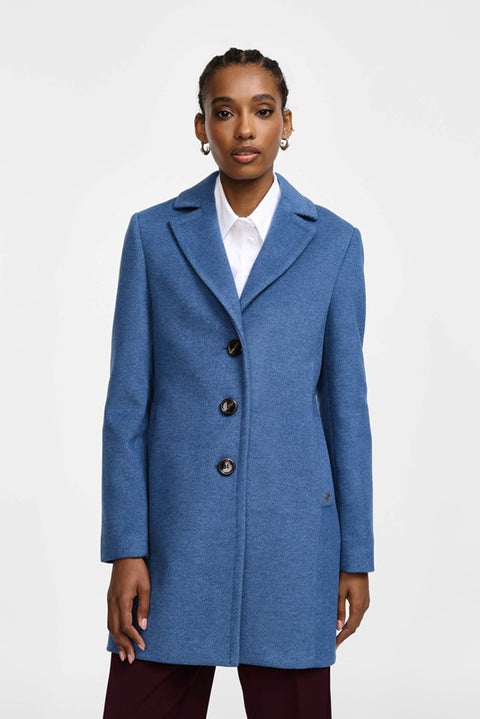 Cappotto lineare con chiusura a bottoni