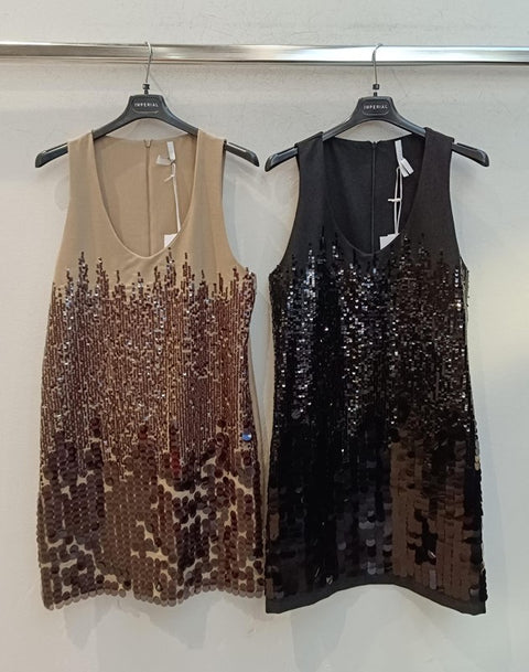 Abito corto senza maniche con paillettes