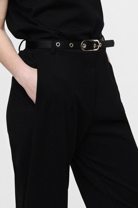 Pantaloni cropped con cintura decorativa