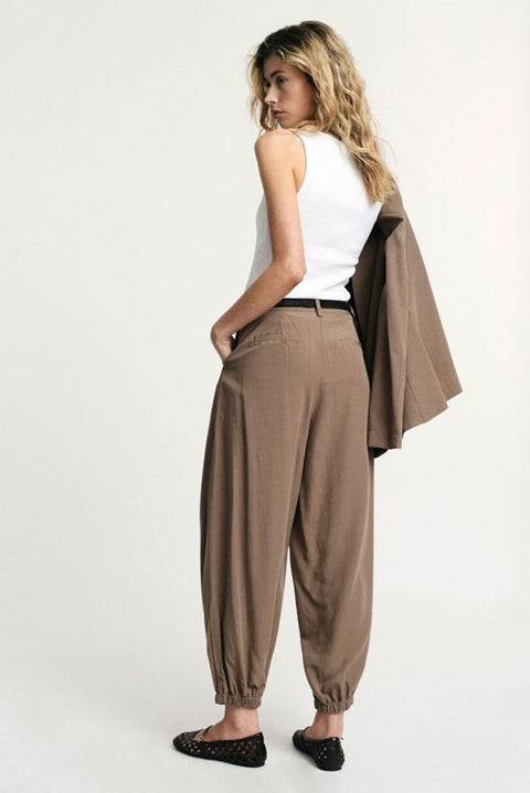 Pantaloni jogging pinces con elastico al fondo