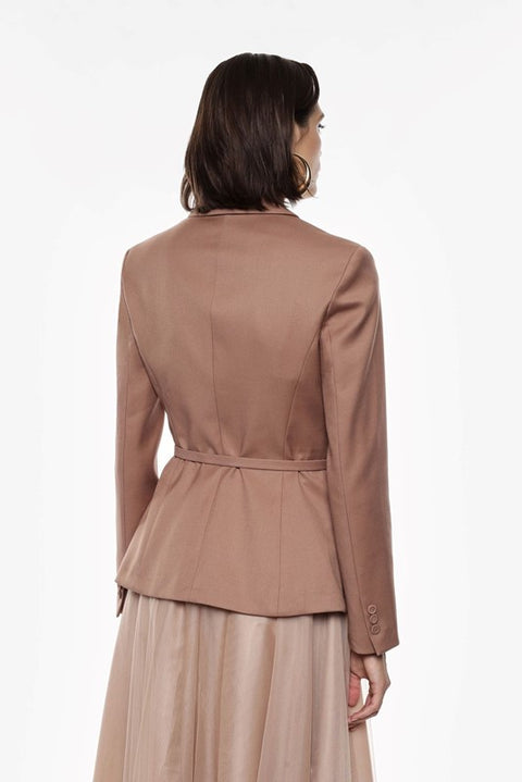 Blazer sartoriale con cintura e bottoni