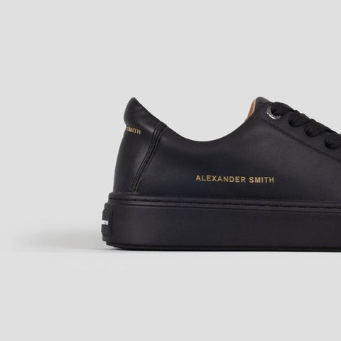 London man total black