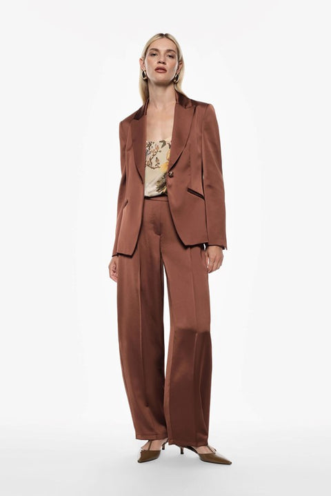 Pantalone raso con tasche