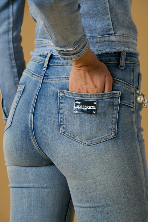 Jeans ricamo perle su tasche
