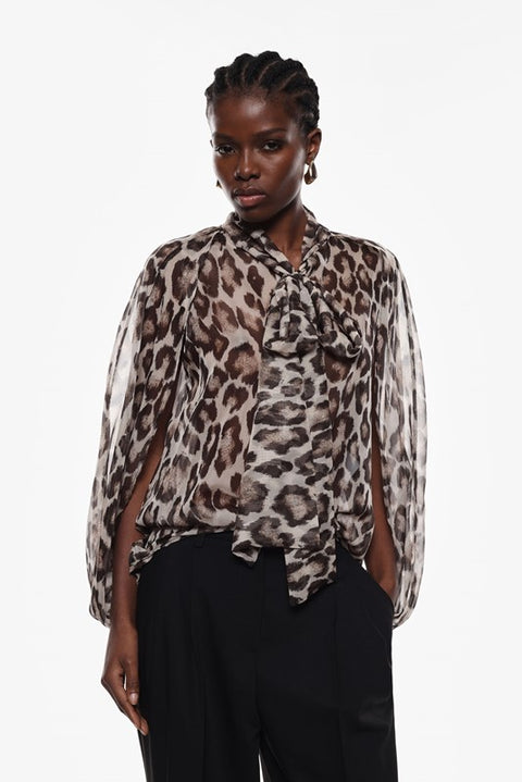 Camicia con collo a punta stampa