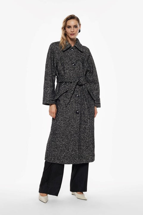 Cappotto ampio con cintura e tasche
