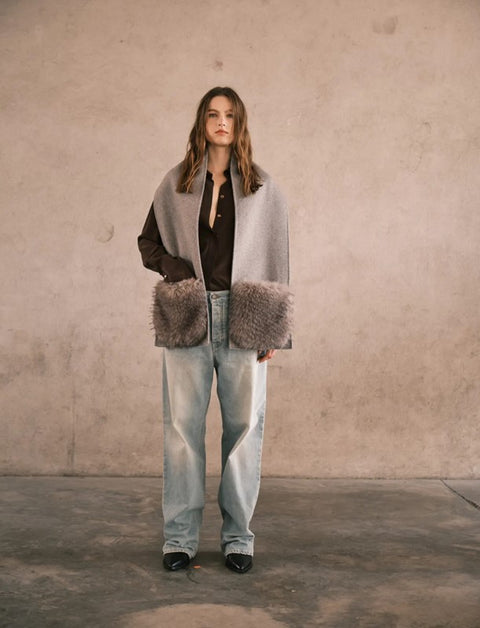 Stola con tasche pelliccia