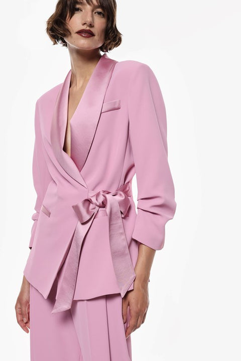 Blazer con chiusura laterale e rever effetto satin
