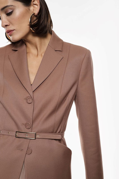 Blazer sartoriale con cintura e bottoni